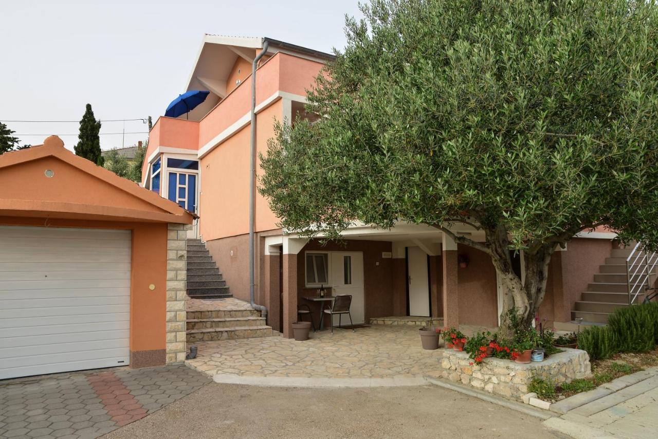 Olive Apartment *