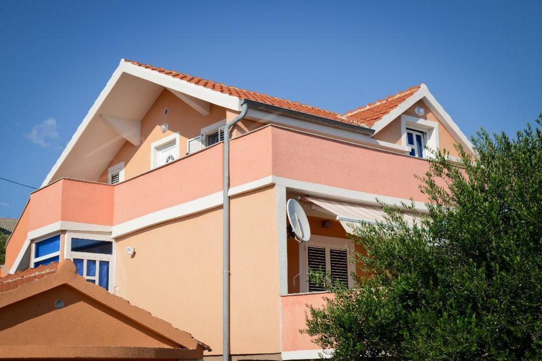 Olive Apartment *